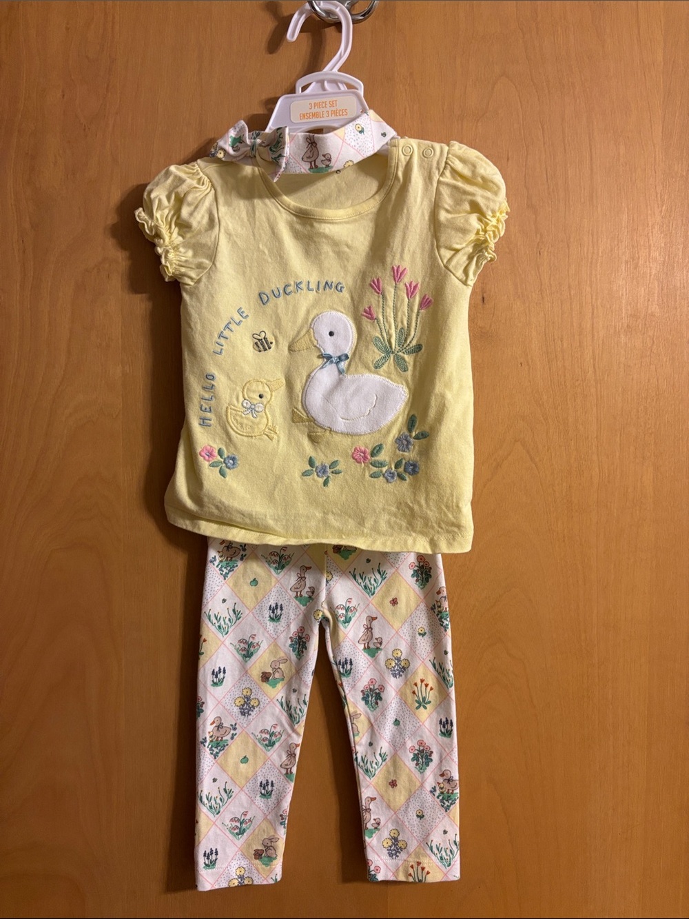 💙 3 FOR $22 Girls Yellow Duckling Set with Floral Print Leggings
